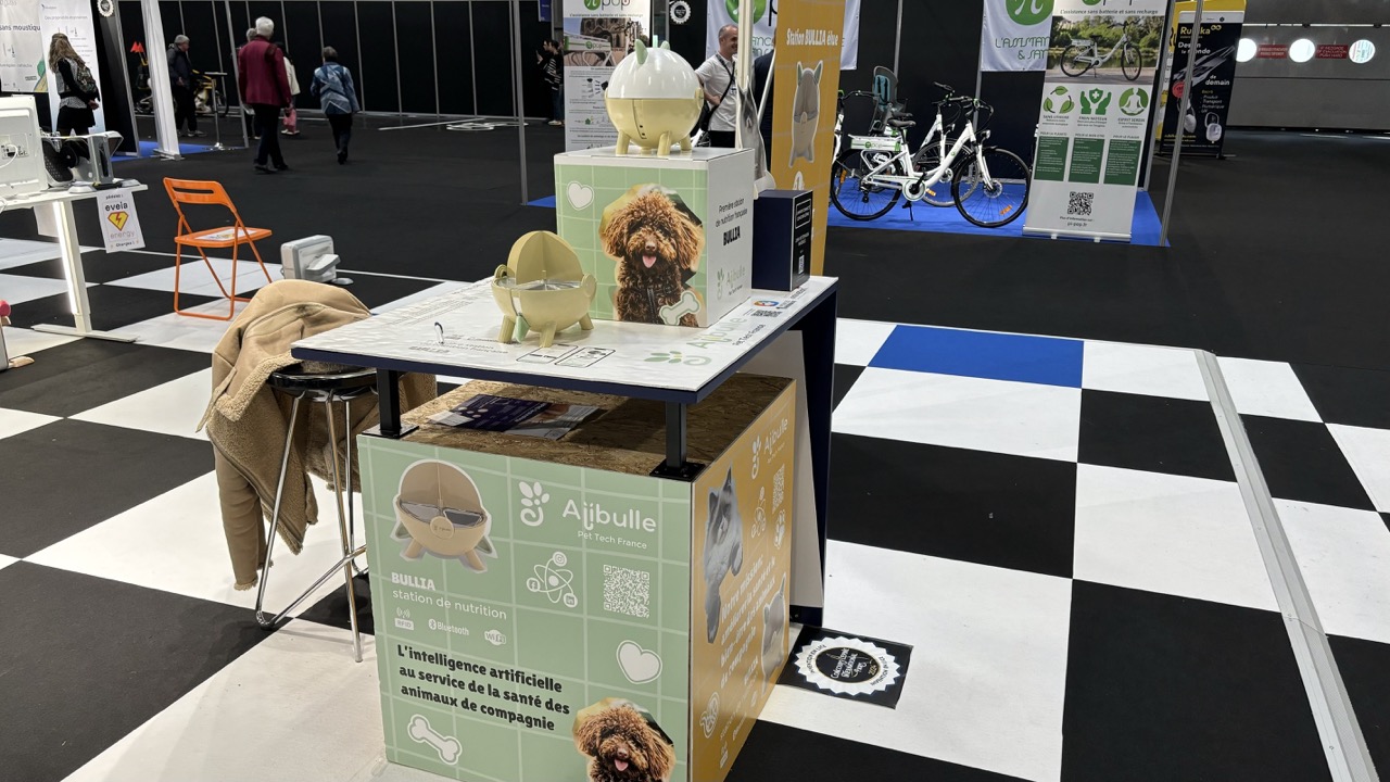 Un distributeur intelligent de nourriture pour chiens et chats